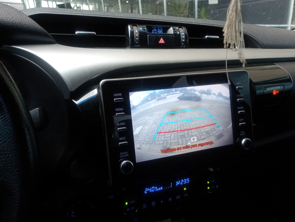 TOYOTA HILUX 2.8 D-4D TURBO DIESEL CD SR 4X4 AUTOM&Aacute;TICO