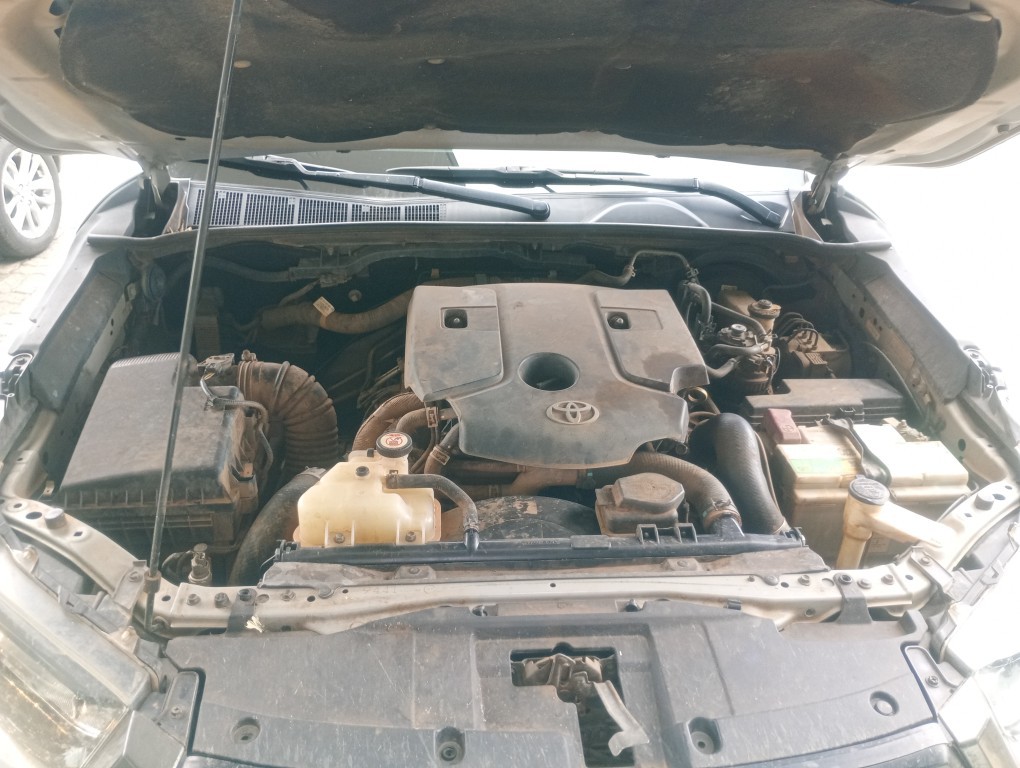 TOYOTA HILUX 2.8 D-4D TURBO DIESEL CD SR 4X4 AUTOM&Aacute;TICO