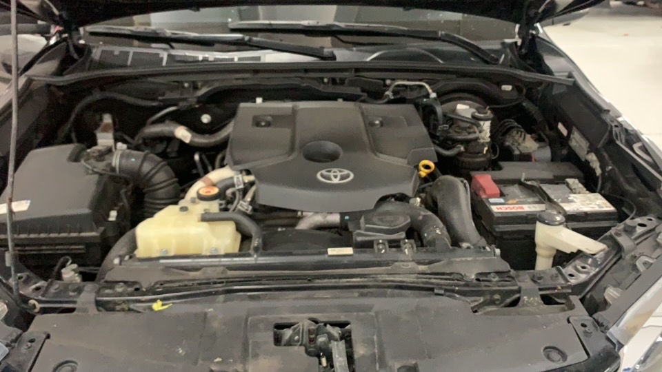 TOYOTA HILUX SW4 2.8 D-4D TURBO DIESEL SRX 7L 4X4 AUTOM&Aacute;TICO