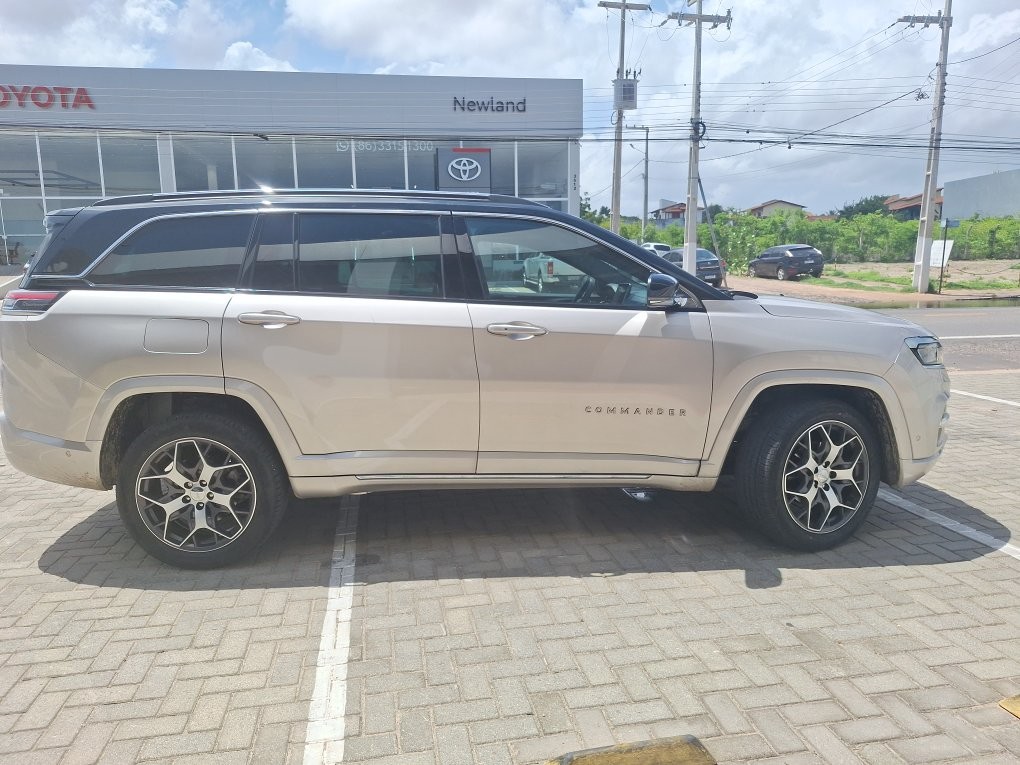 JEEP COMMANDER 2.0 TD380 TURBO DIESEL OVERLAND AT9