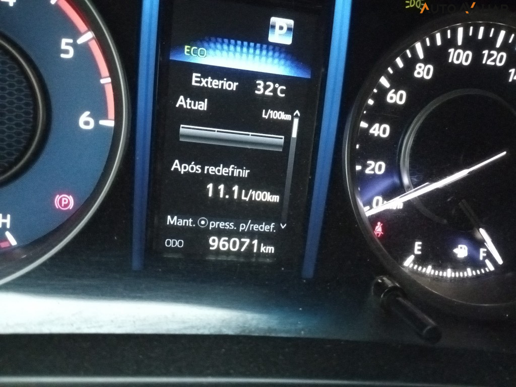 TOYOTA HILUX SW4 2.8 D-4D TURBO DIESEL SRX 7L 4X4 AUTOM&Aacute;TICO