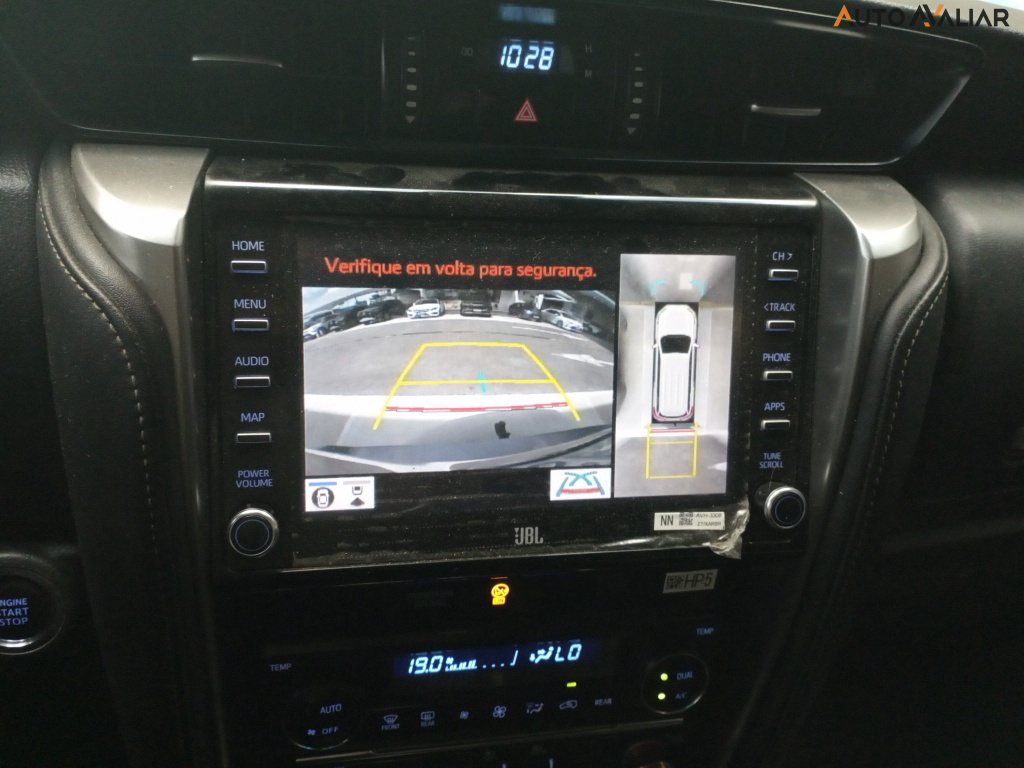 TOYOTA HILUX SW4 2.8 D-4D TURBO DIESEL SRX 7L 4X4 AUTOM&Aacute;TICO