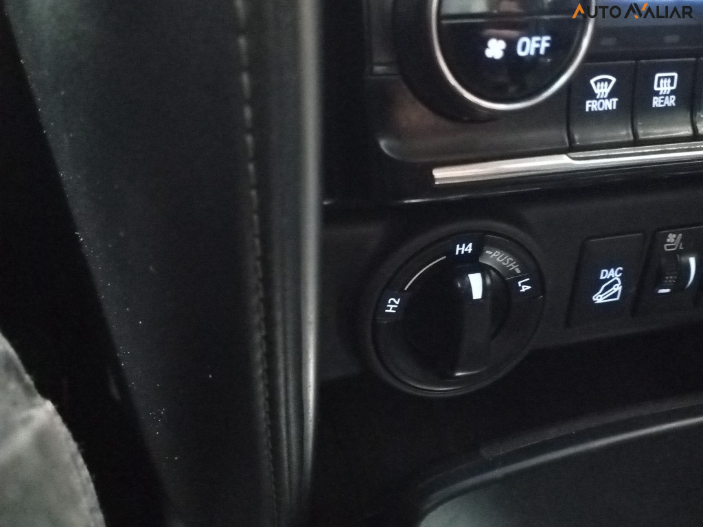 TOYOTA HILUX SW4 2.8 D-4D TURBO DIESEL SRX 7L 4X4 AUTOM&Aacute;TICO