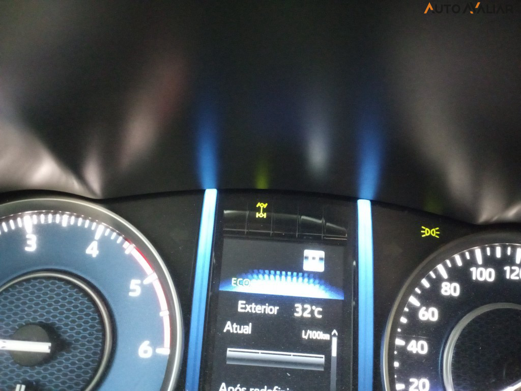 TOYOTA HILUX SW4 2.8 D-4D TURBO DIESEL SRX 7L 4X4 AUTOM&Aacute;TICO