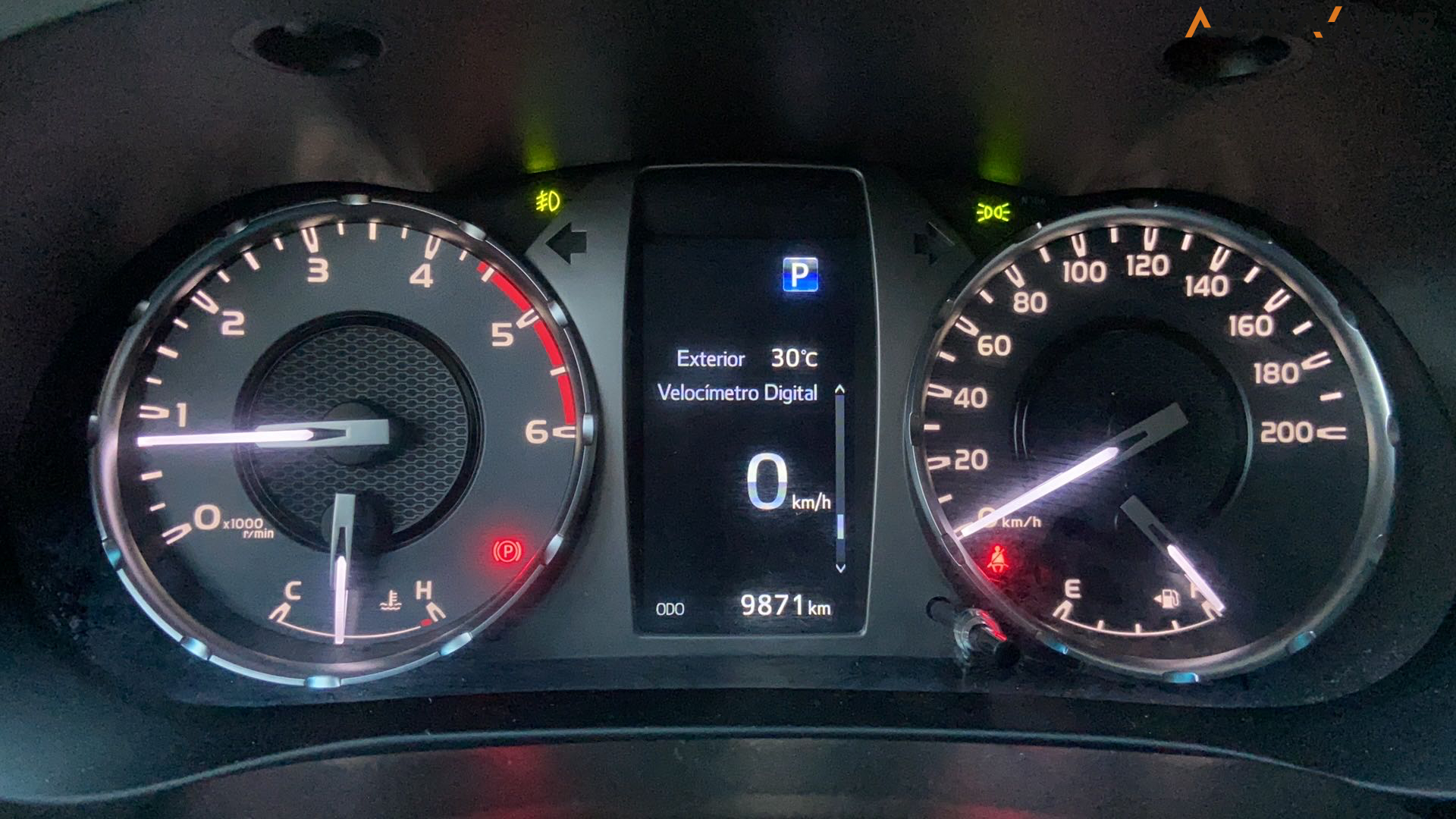 TOYOTA HILUX 2.8 D-4D TURBO DIESEL CD SRX 4X4 AUTOM&Aacute;TICO