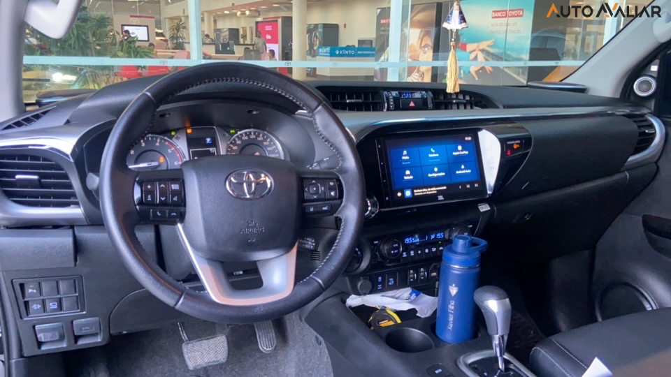 TOYOTA HILUX 2.8 D-4D TURBO DIESEL CD SRX 4X4 AUTOM&Aacute;TICO