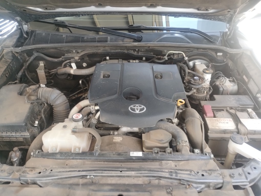 TOYOTA HILUX SW4 2.8 D-4D TURBO DIESEL SRX 7L 4X4 AUTOM&Aacute;TICO