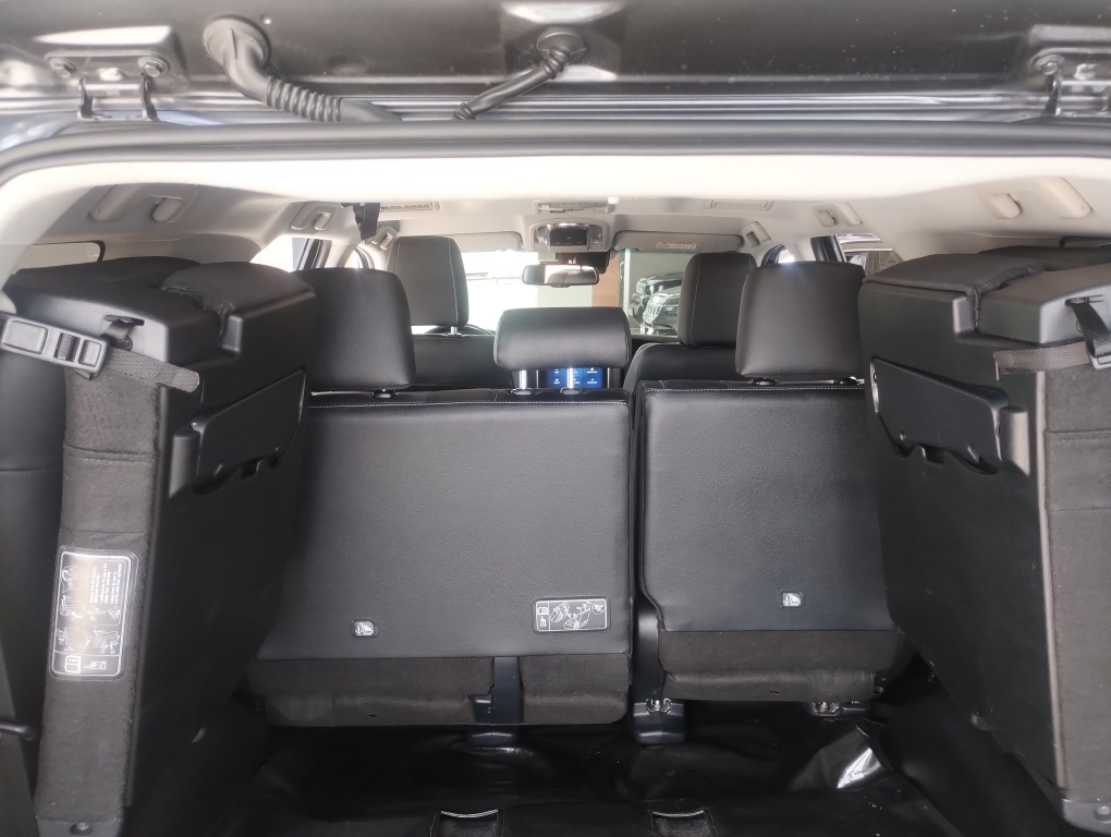 TOYOTA HILUX SW4 2.8 D-4D TURBO DIESEL SRX 7L 4X4 AUTOM&Aacute;TICO