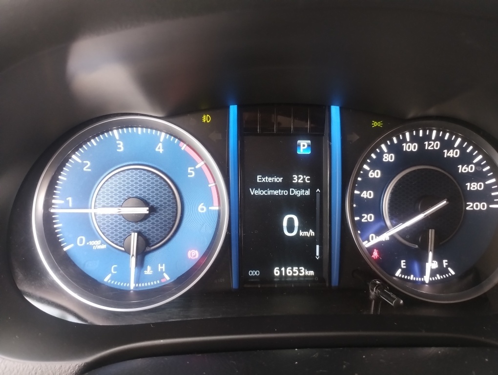TOYOTA HILUX SW4 2.8 D-4D TURBO DIESEL SRX 7L 4X4 AUTOM&Aacute;TICO