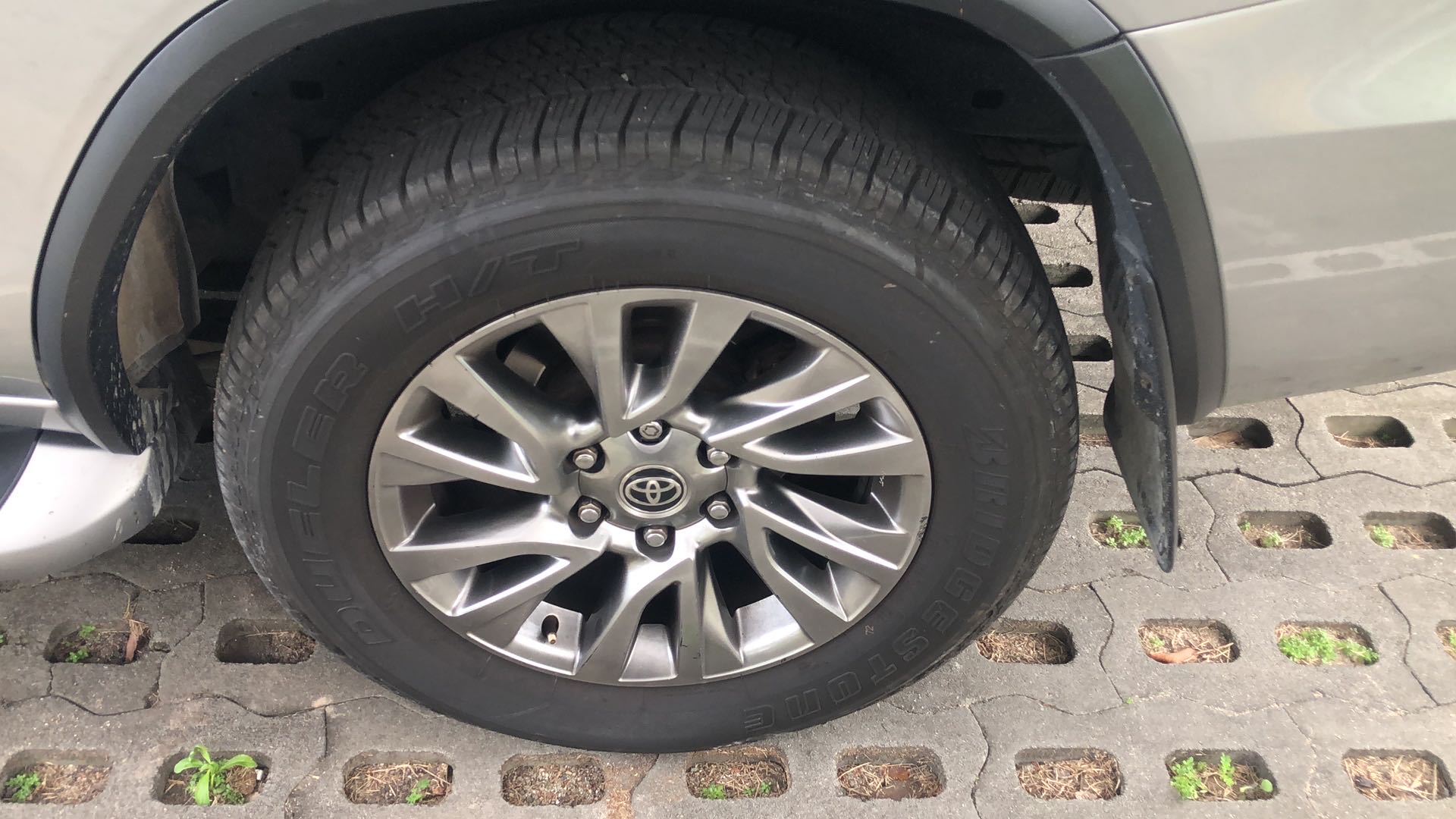 TOYOTA HILUX SW4 2.8 D-4D TURBO DIESEL SRX 7L 4X4 AUTOM&Aacute;TICO