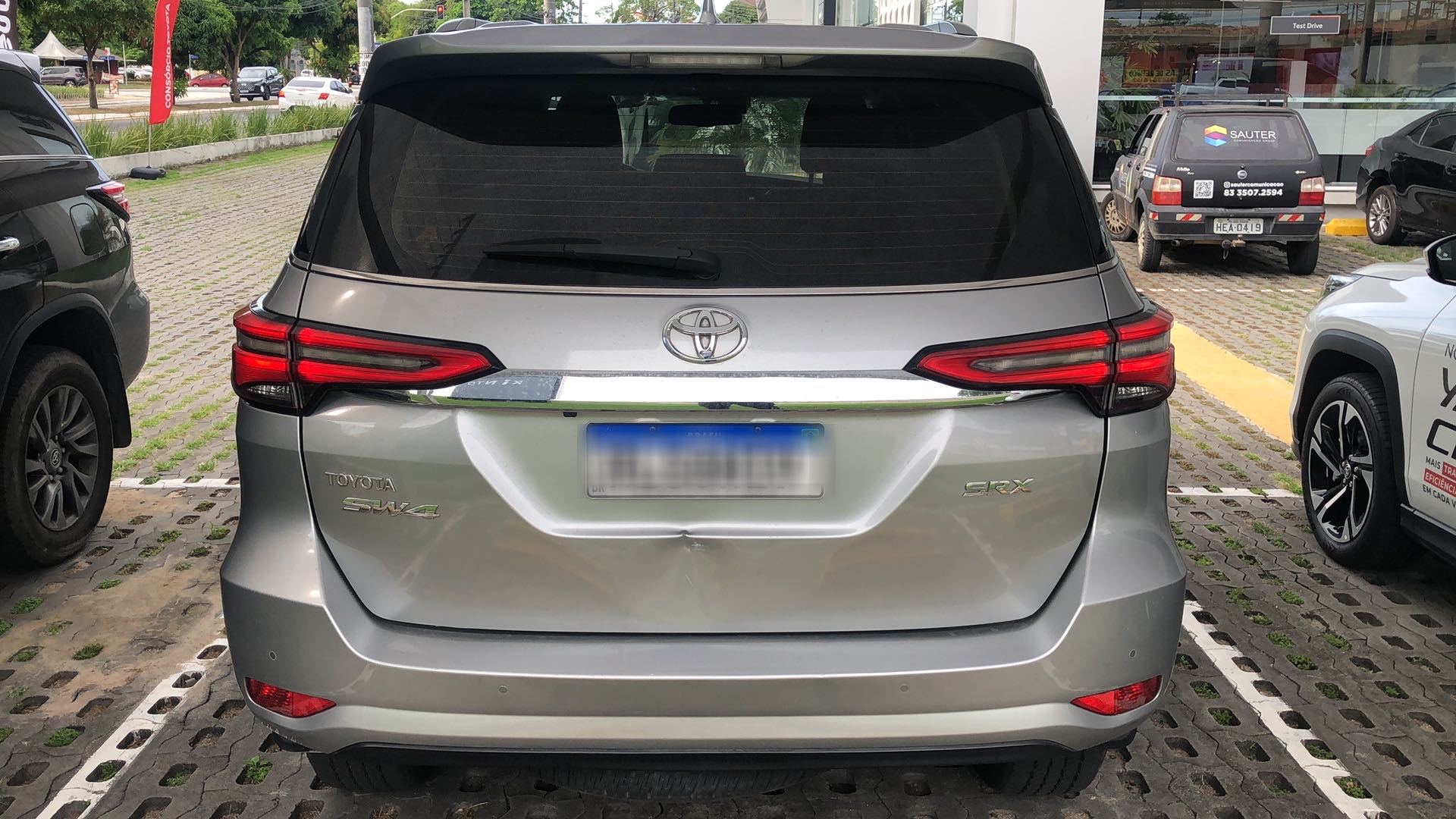 TOYOTA HILUX SW4 2.8 D-4D TURBO DIESEL SRX 7L 4X4 AUTOM&Aacute;TICO