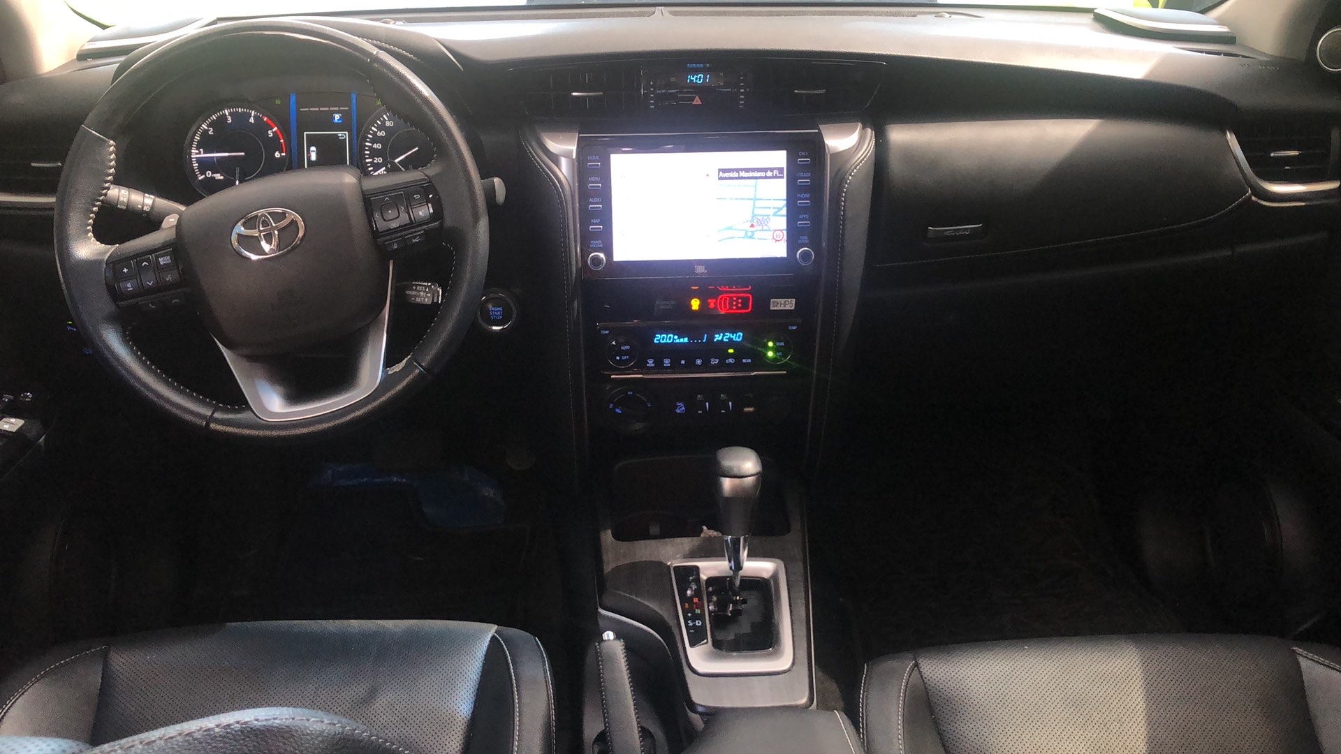 TOYOTA HILUX SW4 2.8 D-4D TURBO DIESEL SRX 7L 4X4 AUTOM&Aacute;TICO