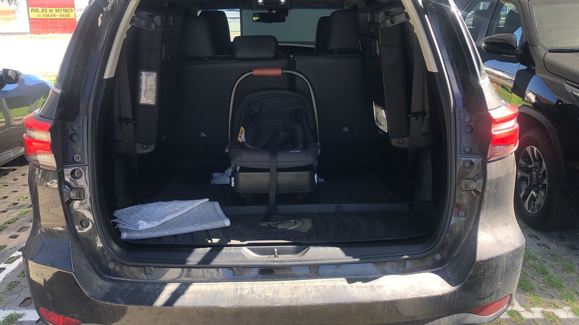 TOYOTA HILUX SW4 2.8 D-4D TURBO DIESEL SRX 7L 4X4 AUTOM&Aacute;TICO