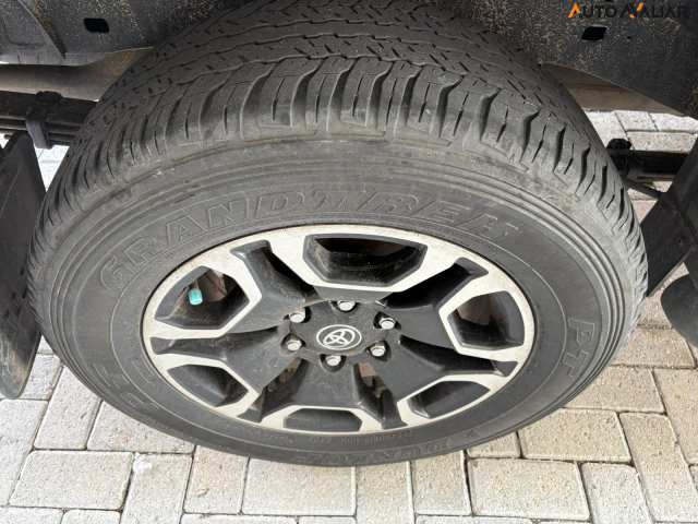 TOYOTA HILUX 2.8 D-4D TURBO DIESEL CD SRX 4X4 AUTOM&Aacute;TICO