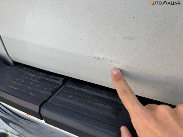 TOYOTA HILUX 2.8 D-4D TURBO DIESEL CD SRX 4X4 AUTOM&Aacute;TICO