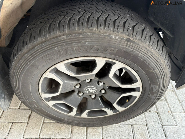 TOYOTA HILUX 2.8 D-4D TURBO DIESEL CD SRX 4X4 AUTOM&Aacute;TICO