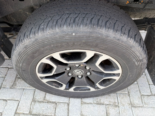 TOYOTA HILUX 2.8 D-4D TURBO DIESEL CD SRX 4X4 AUTOM&Aacute;TICO