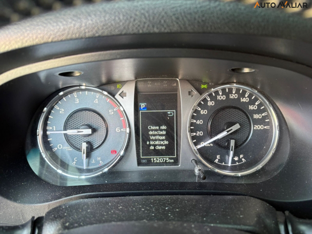 TOYOTA HILUX 2.8 D-4D TURBO DIESEL CD SRX 4X4 AUTOM&Aacute;TICO