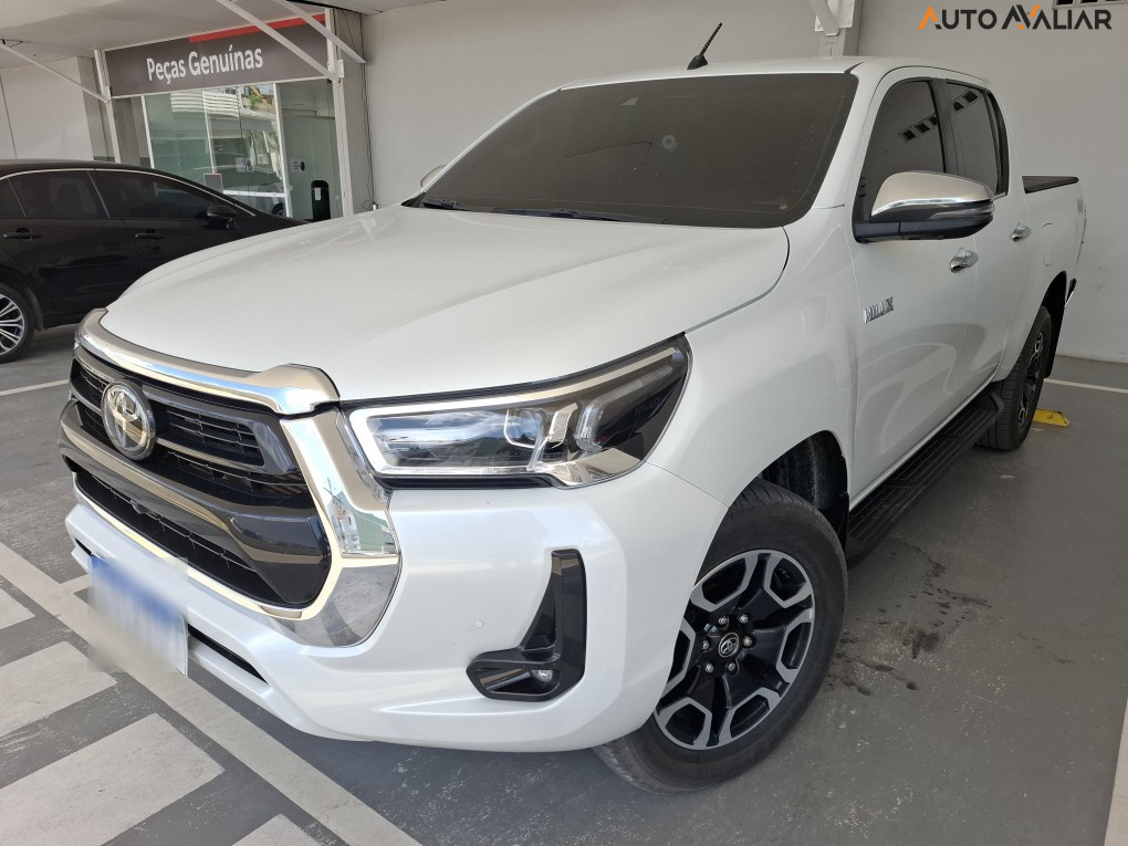 TOYOTA HILUX 2.8 D-4D TURBO DIESEL CD SRX 4X4 AUTOMÁTICO