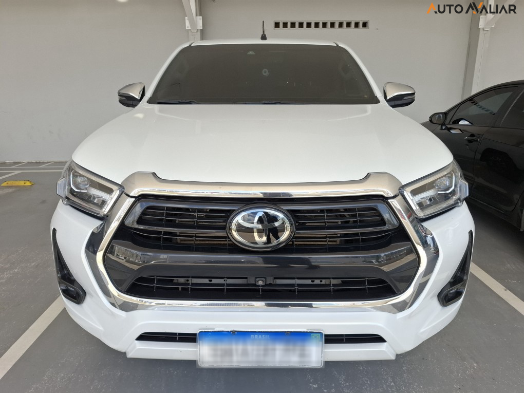 TOYOTA HILUX 2.8 D-4D TURBO DIESEL CD SRX 4X4 AUTOM&Aacute;TICO