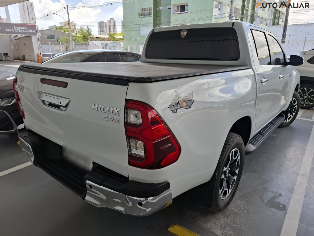 TOYOTA HILUX 2.8 D-4D TURBO DIESEL CD SRX 4X4 AUTOM&Aacute;TICO
