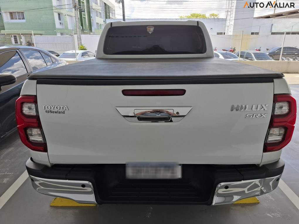 TOYOTA HILUX 2.8 D-4D TURBO DIESEL CD SRX 4X4 AUTOM&Aacute;TICO