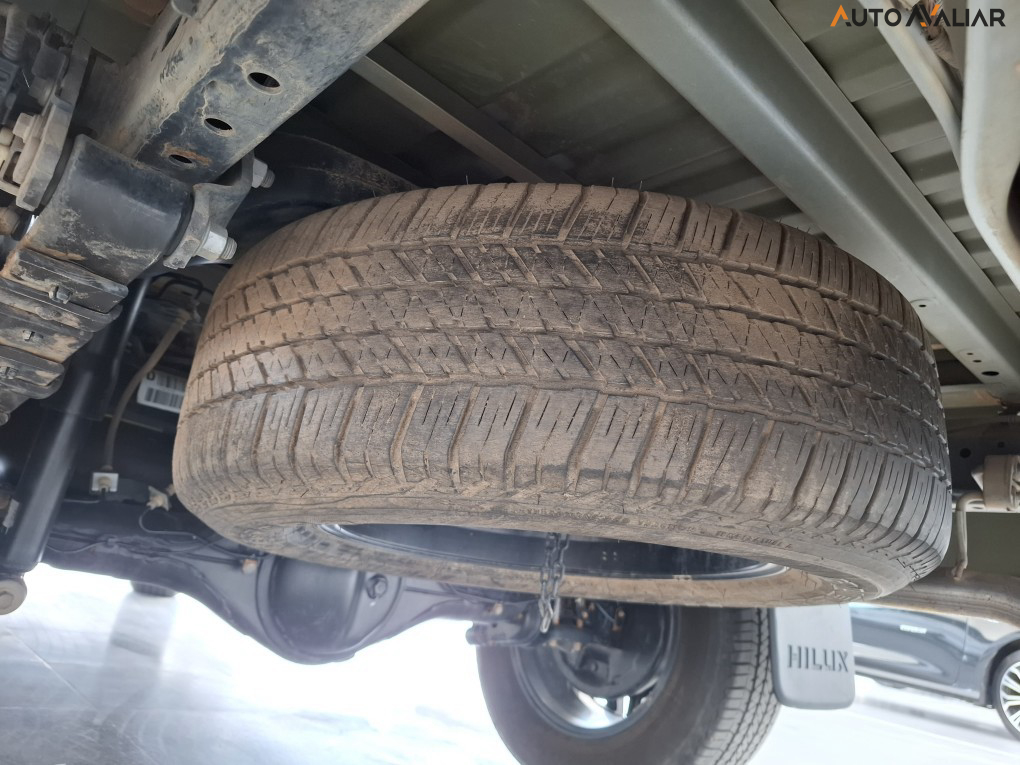 TOYOTA HILUX 2.8 D-4D TURBO DIESEL CD SRX 4X4 AUTOM&Aacute;TICO