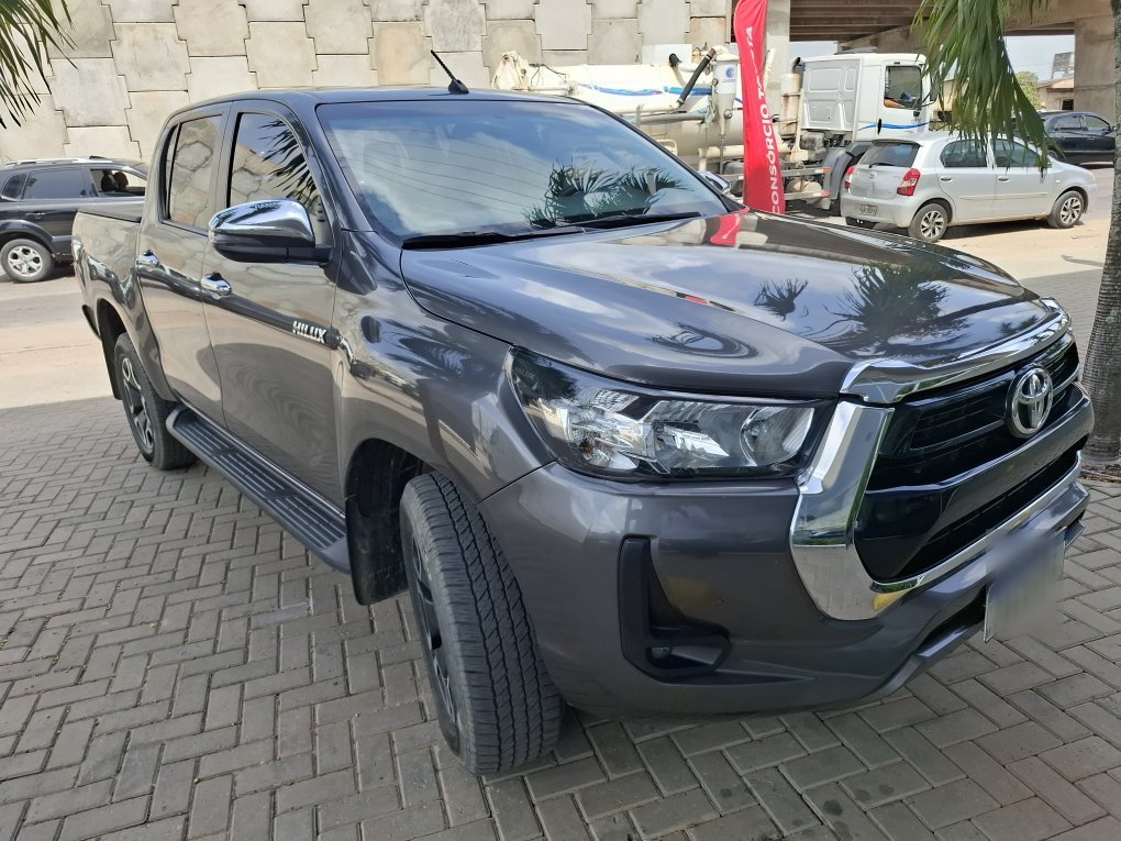 TOYOTA HILUX 2.8 D-4D TURBO DIESEL CD SRV 4X4 AUTOMÁTICO