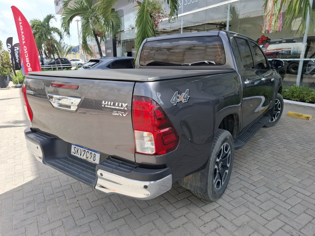 TOYOTA HILUX 2.8 D-4D TURBO DIESEL CD SRV 4X4 AUTOM&Aacute;TICO