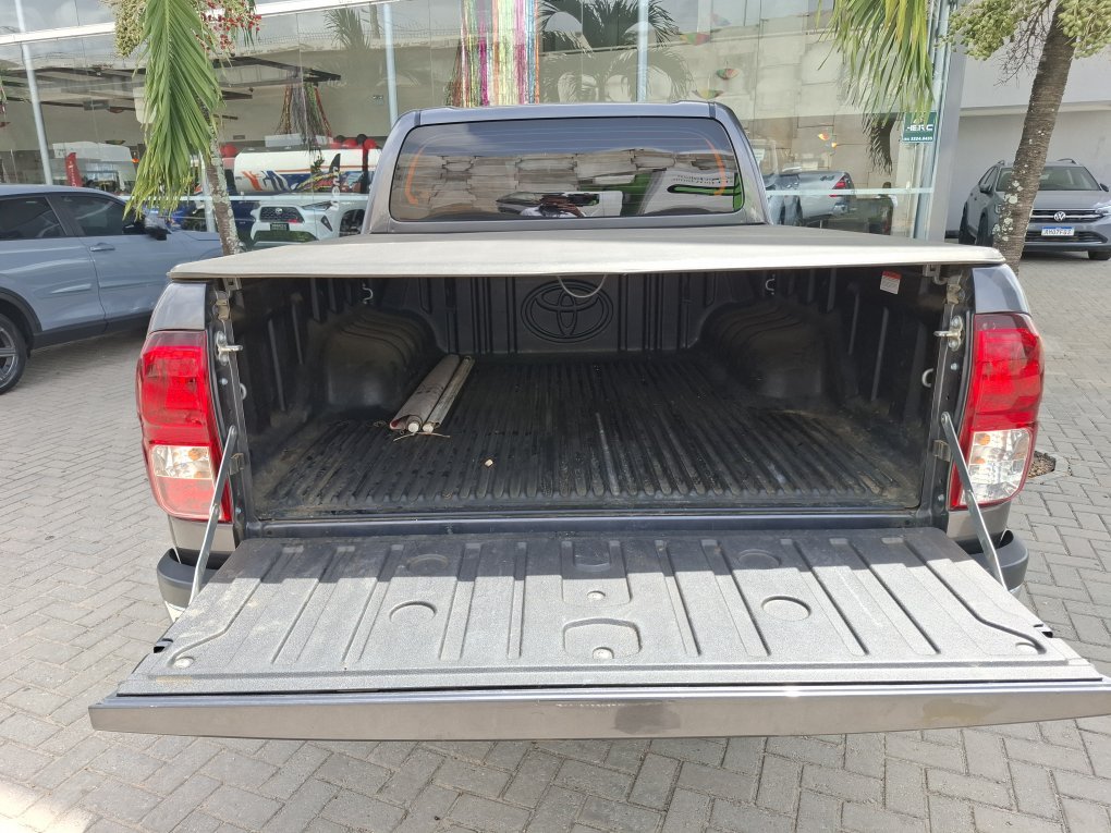 TOYOTA HILUX 2.8 D-4D TURBO DIESEL CD SRV 4X4 AUTOM&Aacute;TICO