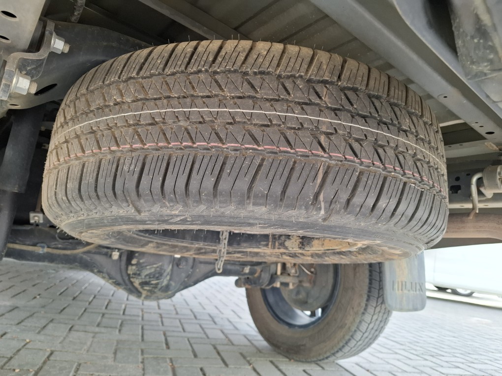 TOYOTA HILUX 2.8 D-4D TURBO DIESEL CD SRV 4X4 AUTOM&Aacute;TICO