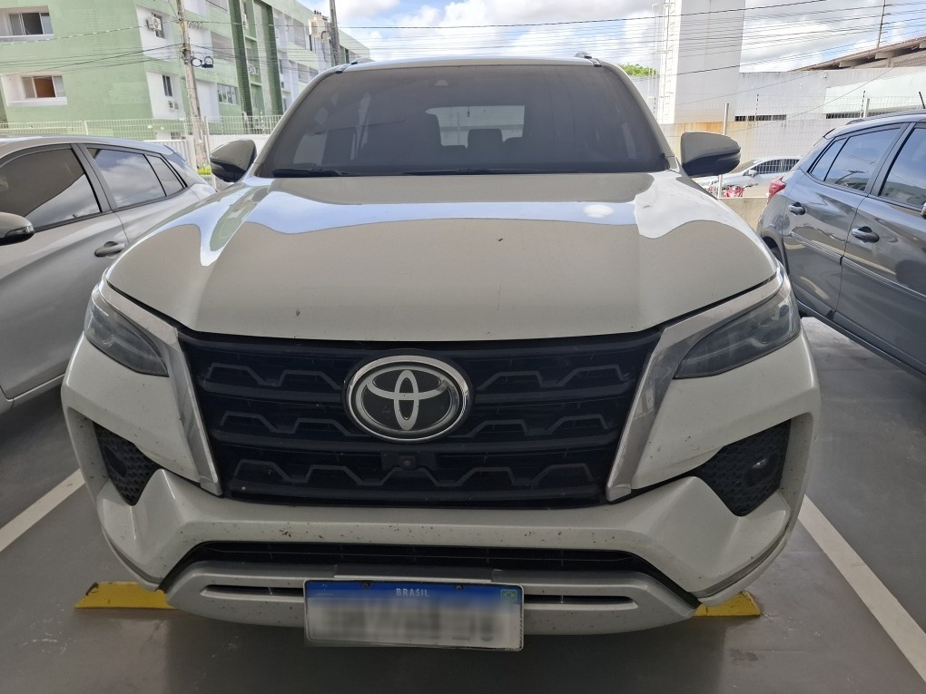 TOYOTA HILUX SW4 2.8 D-4D TURBO DIESEL SRX 7L 4X4 AUTOM&Aacute;TICO