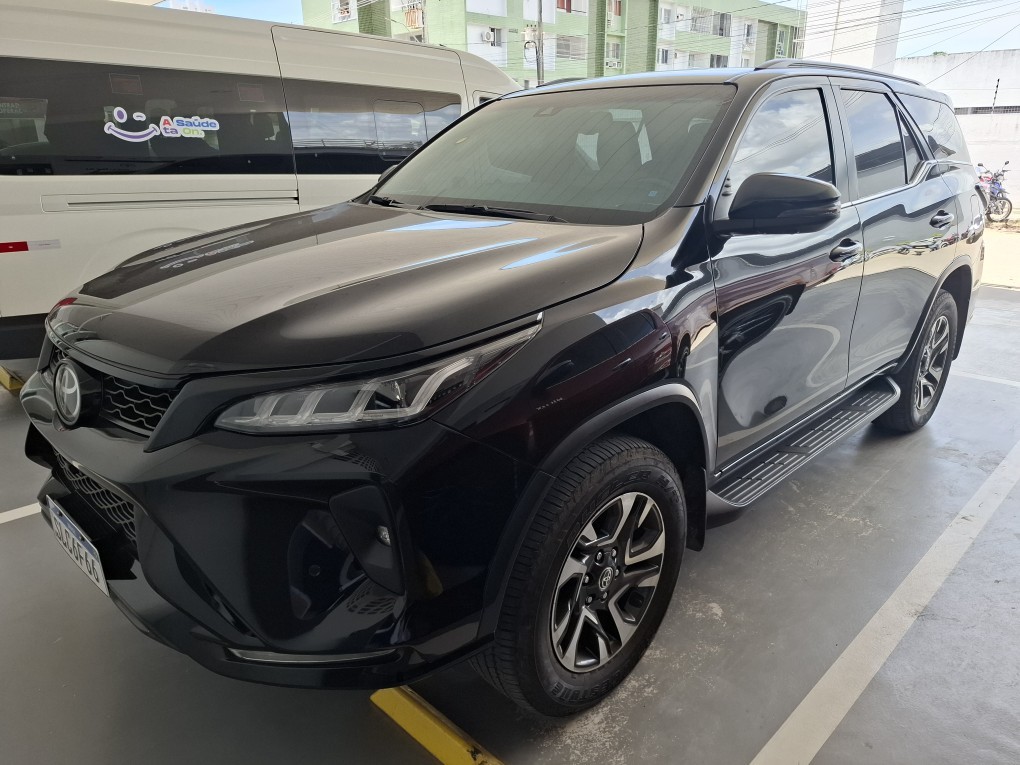 TOYOTA HILUX SW4 2.8 D-4D TURBO DIESEL DIAMOND 7L 4X4 AUTOM&Aacute;TICO