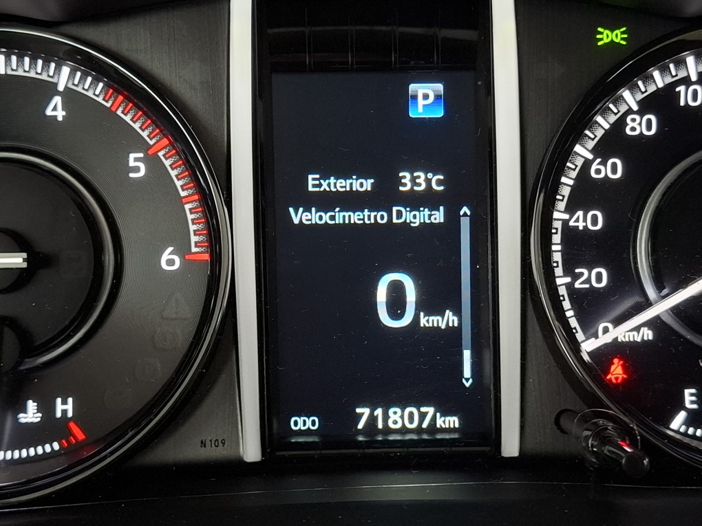 TOYOTA HILUX SW4 2.8 D-4D TURBO DIESEL DIAMOND 7L 4X4 AUTOM&Aacute;TICO