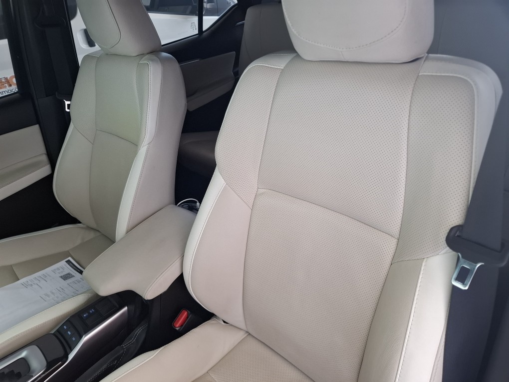 TOYOTA HILUX SW4 2.8 D-4D TURBO DIESEL DIAMOND 7L 4X4 AUTOM&Aacute;TICO