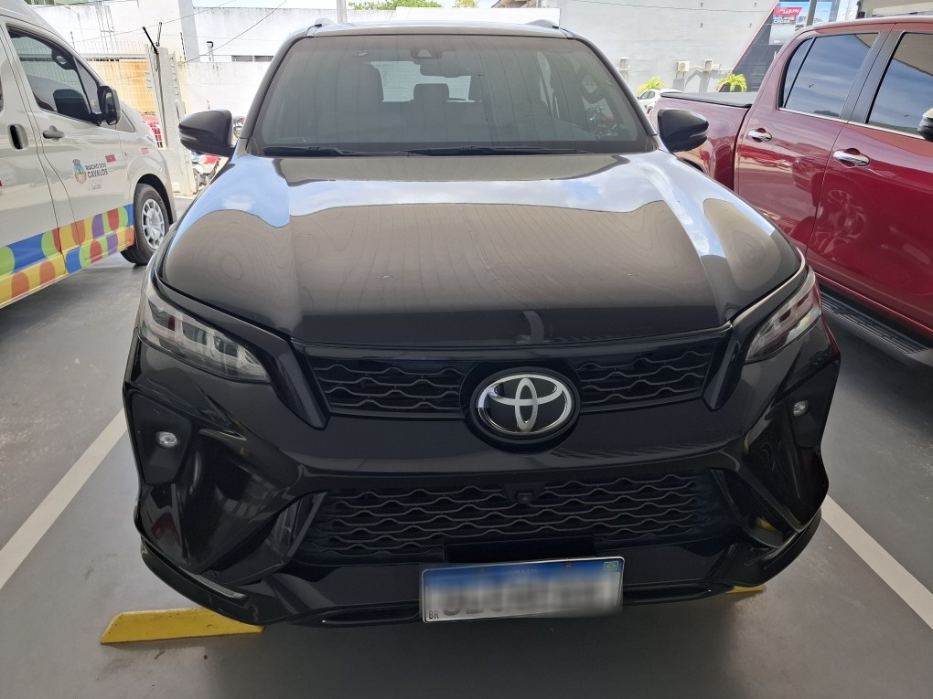 TOYOTA HILUX SW4 2.8 D-4D TURBO DIESEL DIAMOND 7L 4X4 AUTOM&Aacute;TICO