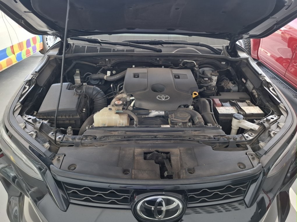 TOYOTA HILUX SW4 2.8 D-4D TURBO DIESEL DIAMOND 7L 4X4 AUTOM&Aacute;TICO