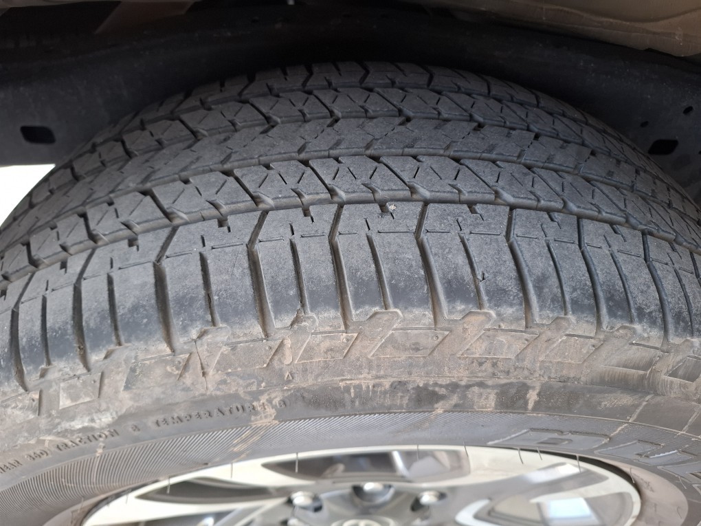 TOYOTA HILUX SW4 2.8 D-4D TURBO DIESEL DIAMOND 7L 4X4 AUTOM&Aacute;TICO