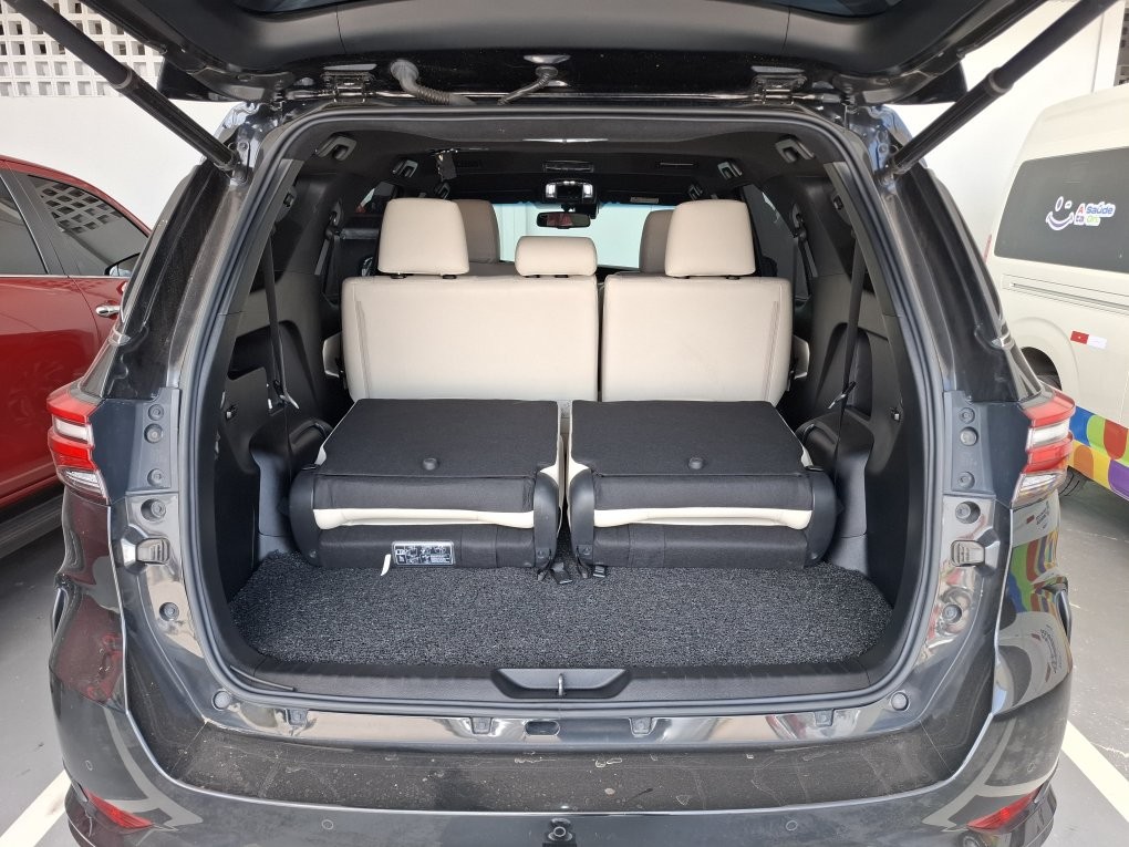 TOYOTA HILUX SW4 2.8 D-4D TURBO DIESEL DIAMOND 7L 4X4 AUTOM&Aacute;TICO