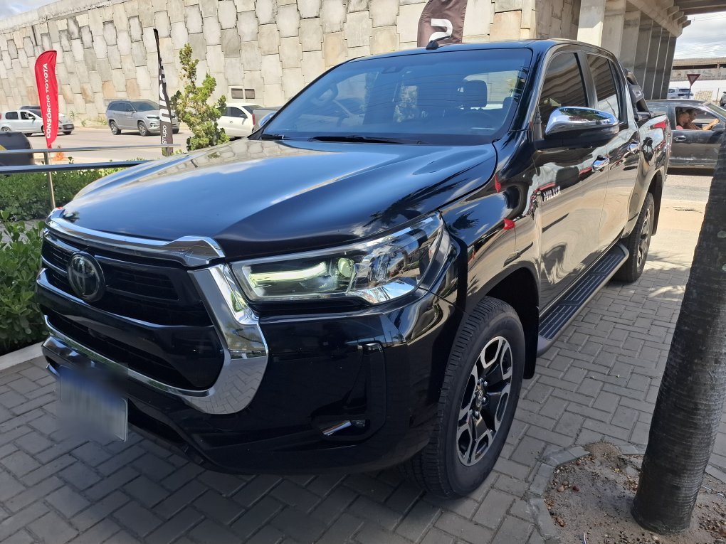 TOYOTA HILUX 2.8 D-4D TURBO DIESEL CD SRX 4X4 AUTOM&Aacute;TICO