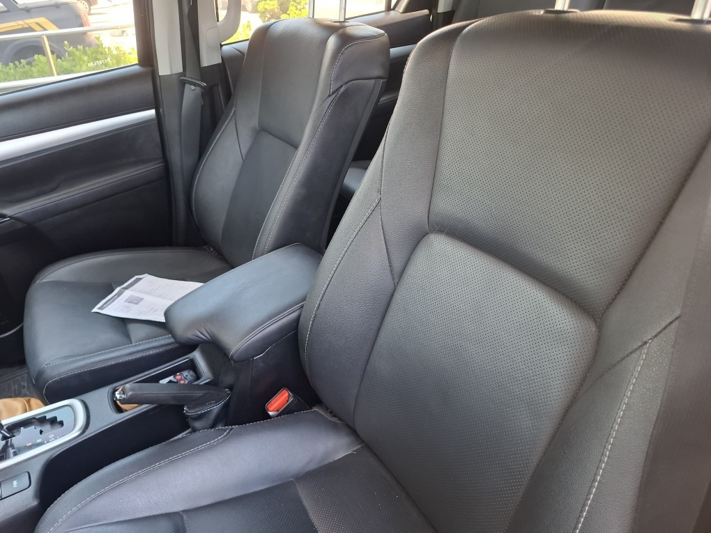 TOYOTA HILUX 2.8 D-4D TURBO DIESEL CD SRX 4X4 AUTOM&Aacute;TICO