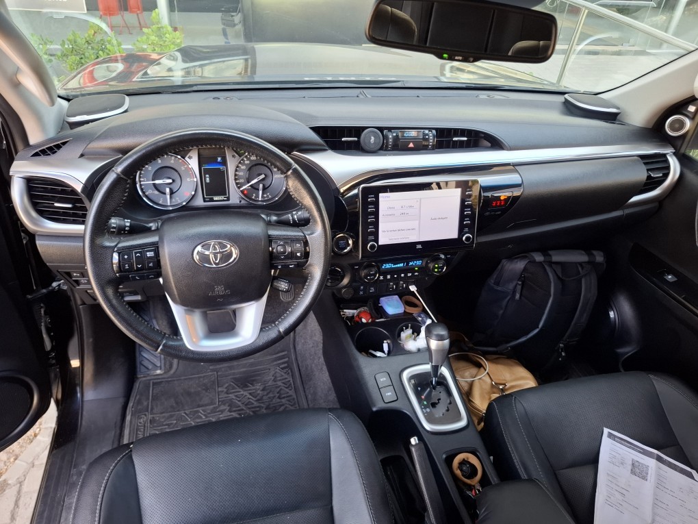 TOYOTA HILUX 2.8 D-4D TURBO DIESEL CD SRX 4X4 AUTOM&Aacute;TICO