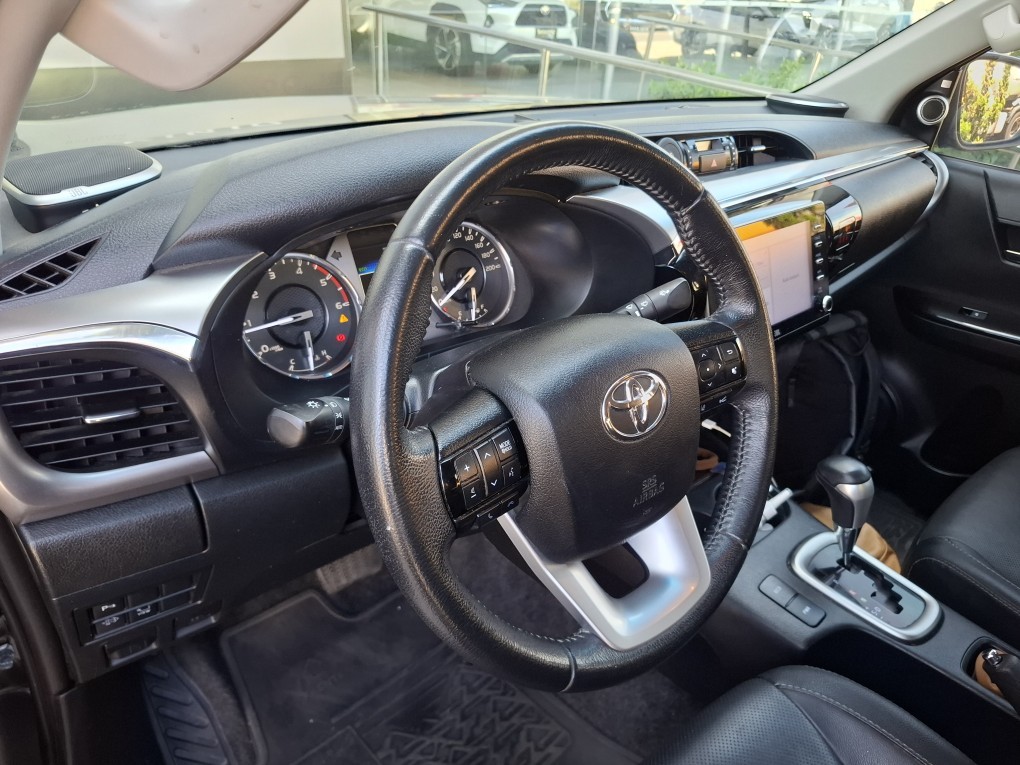 TOYOTA HILUX 2.8 D-4D TURBO DIESEL CD SRX 4X4 AUTOM&Aacute;TICO