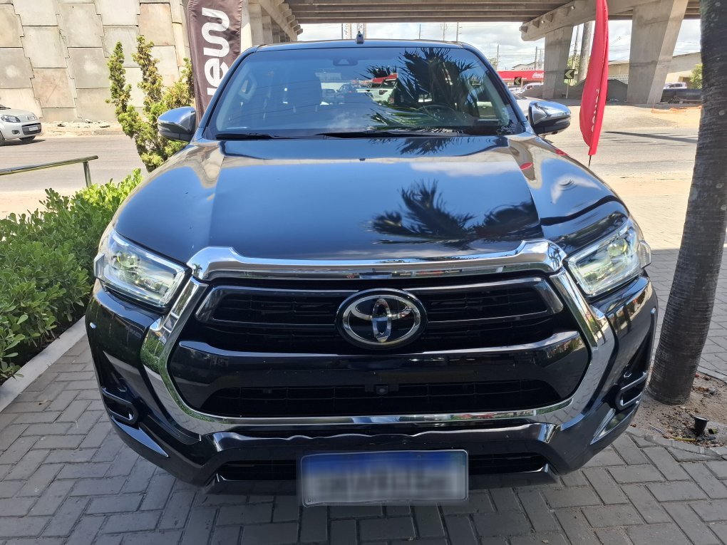 TOYOTA HILUX 2.8 D-4D TURBO DIESEL CD SRX 4X4 AUTOM&Aacute;TICO