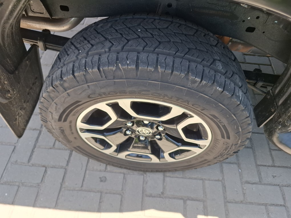 TOYOTA HILUX 2.8 D-4D TURBO DIESEL CD SRX 4X4 AUTOM&Aacute;TICO