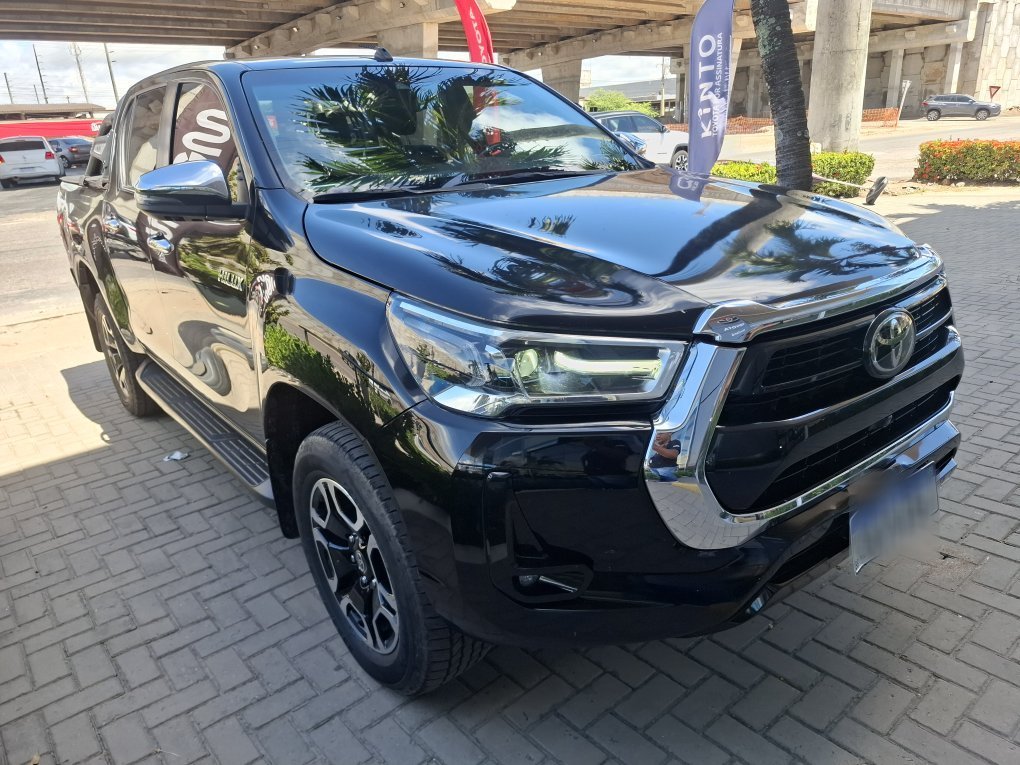 TOYOTA HILUX 2.8 D-4D TURBO DIESEL CD SRX 4X4 AUTOMÁTICO