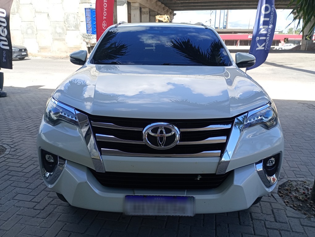 TOYOTA HILUX SW4 2.8 SRX 4X4 7 LUGARES 16V TURBO INTERCOOLER DIESEL 4P AUTOMATICO
