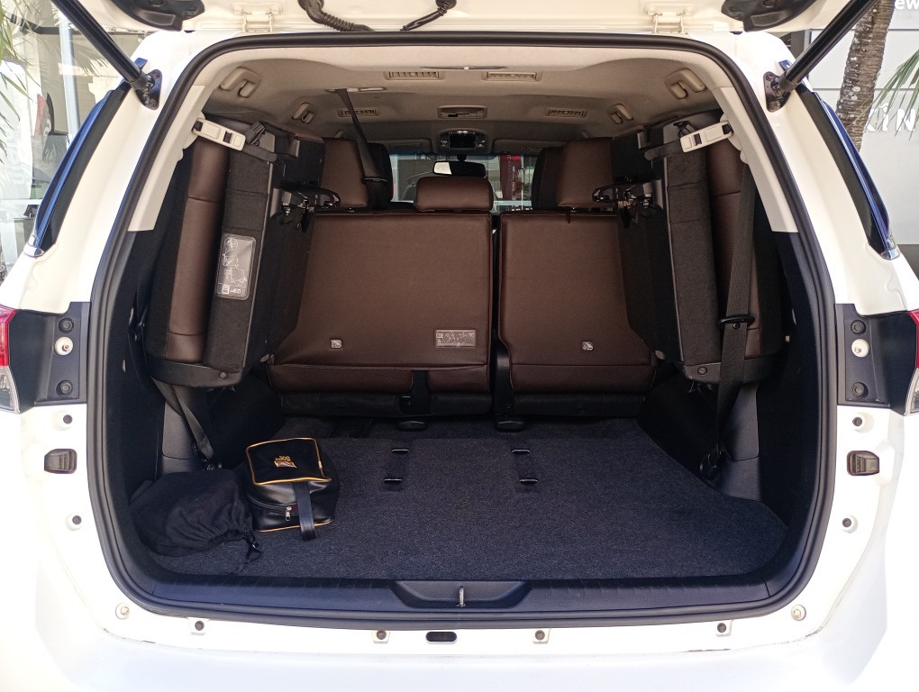 TOYOTA HILUX SW4 2.8 SRX 4X4 7 LUGARES 16V TURBO INTERCOOLER DIESEL 4P AUTOMATICO