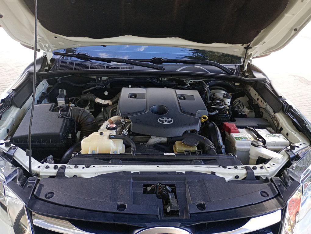 TOYOTA HILUX SW4 2.8 SRX 4X4 7 LUGARES 16V TURBO INTERCOOLER DIESEL 4P AUTOMATICO