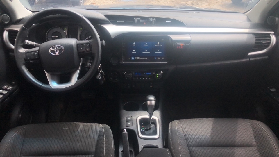 TOYOTA HILUX 2.8 D-4D TURBO DIESEL CD SR 4X4 AUTOM&Aacute;TICA